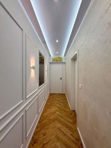 Cozy two rooms with one bathroom, perfect for a comfortable stay.