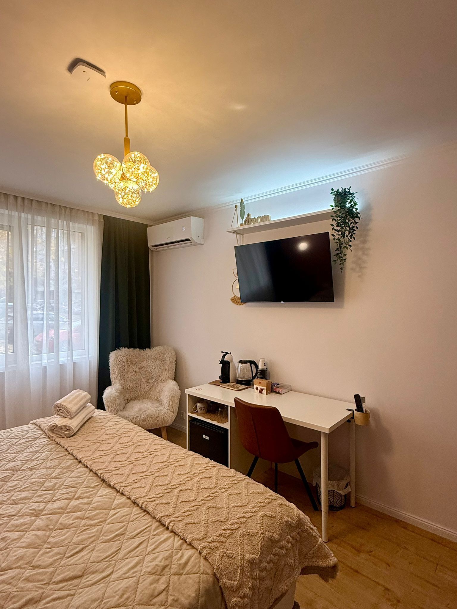 2 bedrooms, desk, iron/ironing board, free WiFi