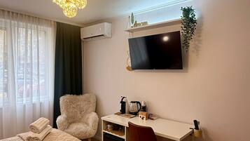 2 bedrooms, desk, iron/ironing board, free WiFi