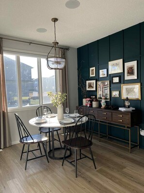 Dining - Northside Dream Home – Comfortable, Family-Friendly Stay in Edmonton (Edmonton)