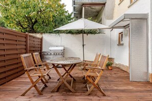 Outdoor dining - Cozy vacation room right next to WHU, Rheinsteig, Schoenstatt, center (Vallendar)