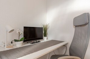 Interior - Cozy vacation room right next to WHU, Rheinsteig, Schoenstatt, center (Vallendar)