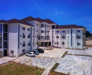 Exterior - Tazu Luxury Hotel and Suites (Lafia)