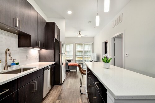 Modern 1-bedroom apartment in Alamo City Loft • Downtown • Riverwalk