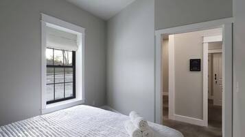 6 bedrooms, iron/ironing board, travel crib, free WiFi