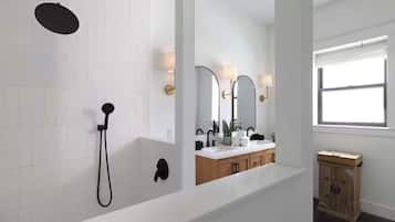 Bidet, towels, soap, shampoo