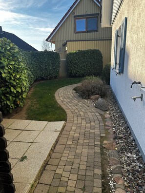 المنطقة المحيطة بالمنشأة