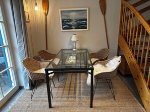 Dining - Cozy semi-detached house with fireplace and terrace close to the Baltic Sea (Hohenkirchen)