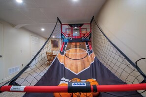 Fitness facility - Blue Jay Getaway - Four Bedroom Cottage, Sleeps 9 (Emsdale)