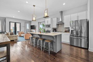 Private kitchen - Above the Gulch • Rooftop Fire Pit • Skyline Views (Nashville)