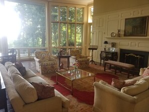 Living area - Best view of Atlanta on Wooded Ridge (Atlanta)