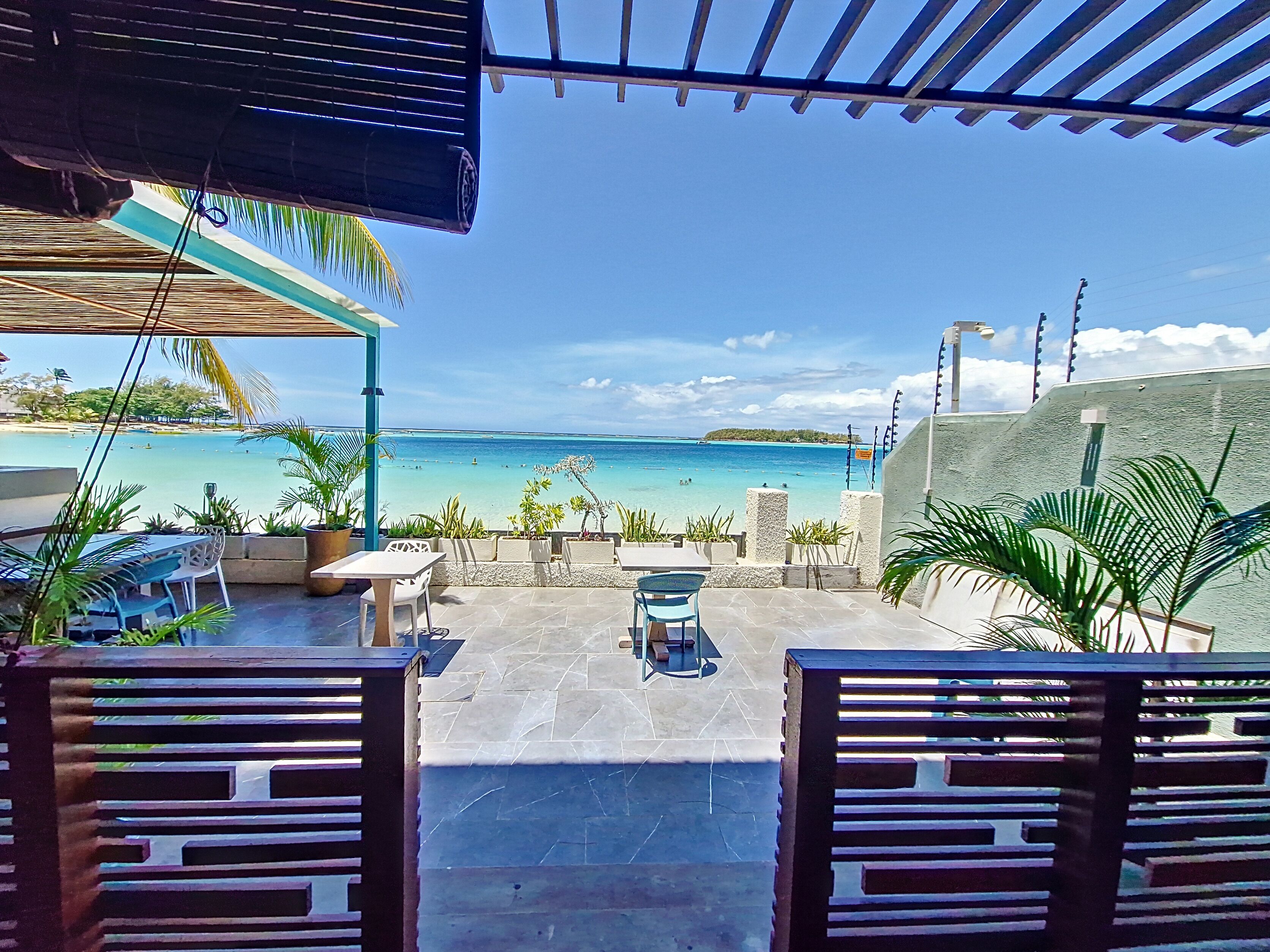 Caja fuerte, cortinas opacas, wifi gratis