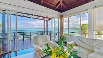 Deluxe Apartment, Balcony, Sea View | Room amenity