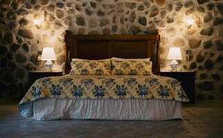 Espacio para trabajar con laptop y wifi gratis 