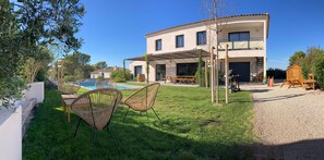 تناول الطعام بالخارج