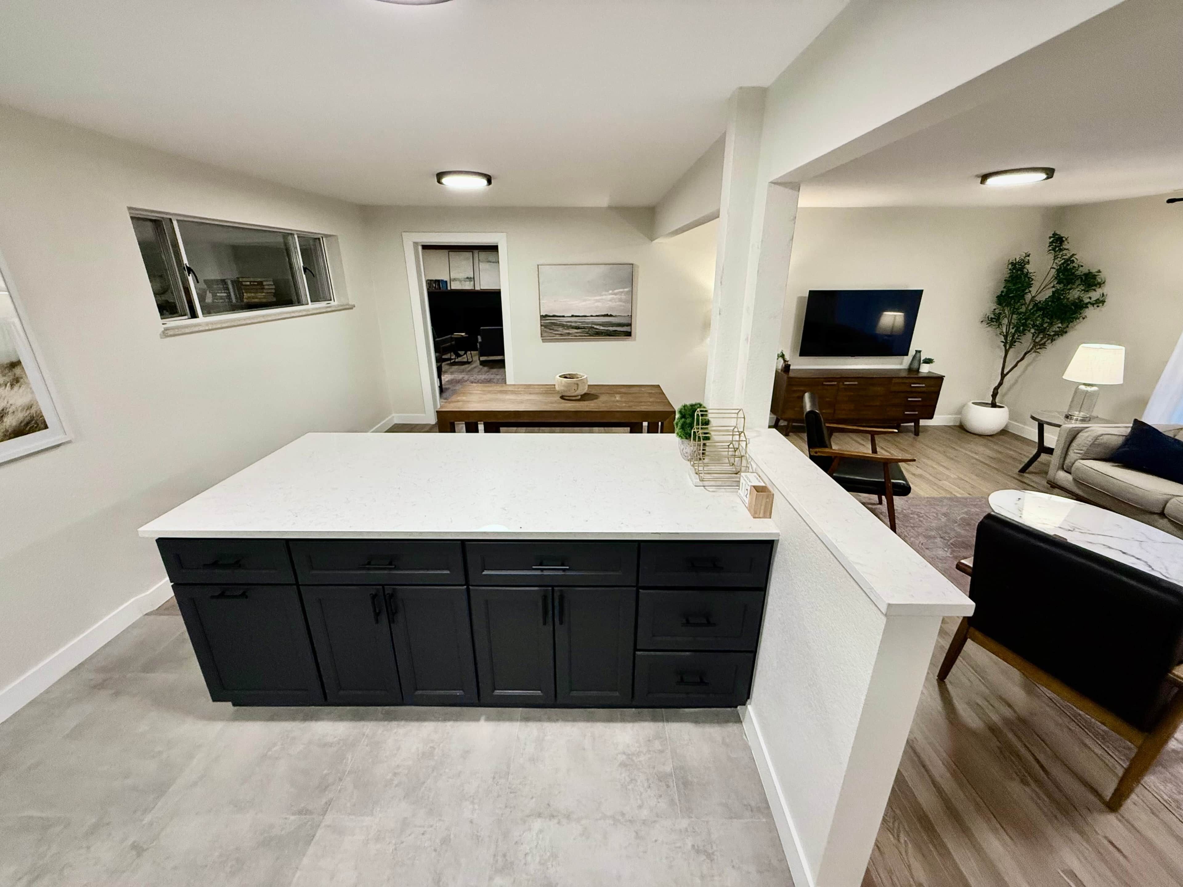 TV, fireplace, ping pong