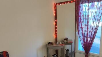 Fer et planche à repasser, Wi-Fi, draps fournis