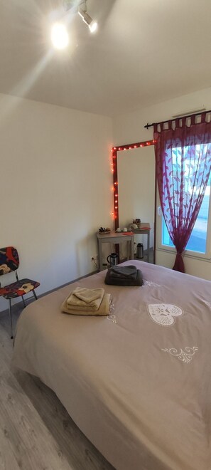 Fer et planche à repasser, Wi-Fi, draps fournis