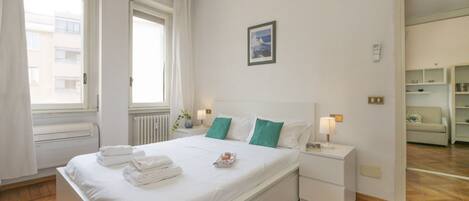 Desk, iron/ironing board, free WiFi, bed sheets