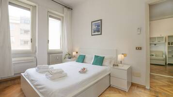 Una scrivania, ferro/asse da stiro, Wi-Fi gratuito, lenzuola