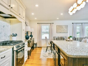 Fridge, microwave, oven, stovetop - 5BR/3BATH Comfort-Spacious Home w/Sunroom - In the heart of Tucker! (Tucker)