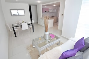 TV - Neos Apartment – Near the Sea by SOHO – 303A (Santa Marta)
