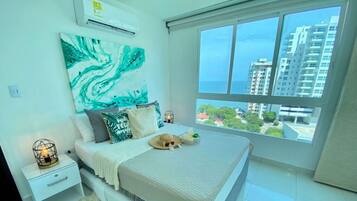 3 bedrooms, internet, bed sheets