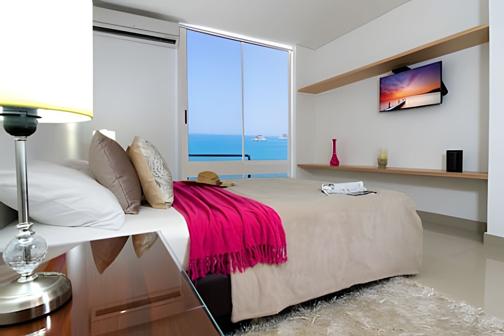 3 bedrooms, bed sheets