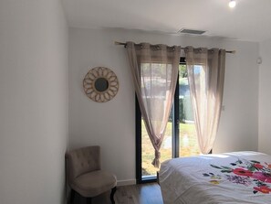 3 bedrooms, iron/ironing board, free WiFi, bed sheets - Modern villa of 110 m2 fully air-conditioned with private pool (Vaison-la-Romaine)