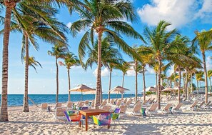 Beach - Garza Blanca Cancun Luxury 3 bed 5 bath loft, jacuzzi rooftop, Butler, sleeps 8! (Cancún)