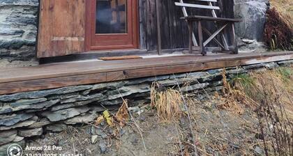 De Schoff, tiny walser cabin with breathtaking views