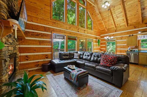 Ursa Manor Log Cabin Near Ober Gatlinburg - GSMNP