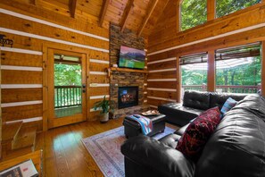 Smart TV y chimenea