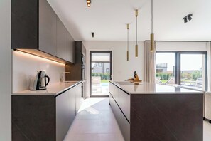 Fridge, microwave, oven, stovetop - Villa Vegt - Luxury villa close to Porec (Labinci)