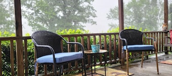 4-bedroom country house, AC, Close to Ohio University, Ohio Windy 9, Lg garage