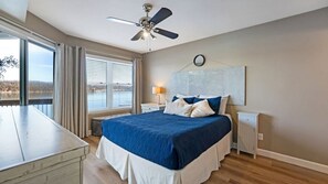 2 bedrooms, free WiFi, bed sheets - Ledges Condo - Main Channel View, Shaded Deck, 2 Pools, Beach, Boat slip (Osage Beach)