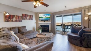 TV - Ledges Condo - Main Channel View, Shaded Deck, 2 Pools, Beach, Boat slip (Osage Beach)
