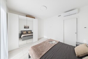 2 bedrooms, iron/ironing board, free WiFi, bed sheets - Katya Resort A3/9 with pool (Desenzano del Garda)
