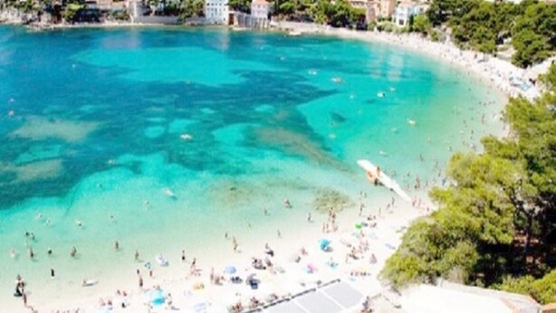 Unclassified image, 1 of 10, button - T2 beach 100m,air conditioning,wifi,parking,beach 5 mts away (Bandol)