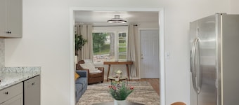 The Retro Haven: A Private 1953 Sanctuary Near NCSU & Lake Johnson