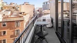 Unclassified image, 3 of 20, button - Modern Penthouse w/ Private Terrace Near Metro (istanbul)
