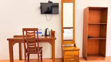 Desk, laptop workspace, soundproofing, free WiFi