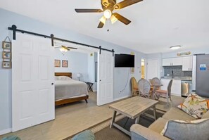 1 bedroom, free WiFi, bed sheets - Fun-N-Sun!  NEW Owner! (Gulf Shores)