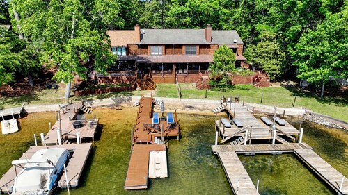 Lakefront Stillwaters Villa w/Deck & Private Dock