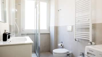 Doccia, asciugacapelli, bidet
