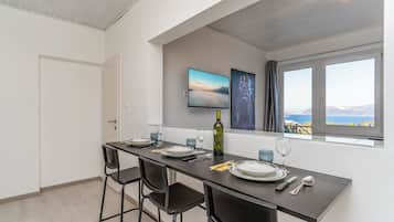 Family Apartment, Balcony, Sea View | Private kitchen