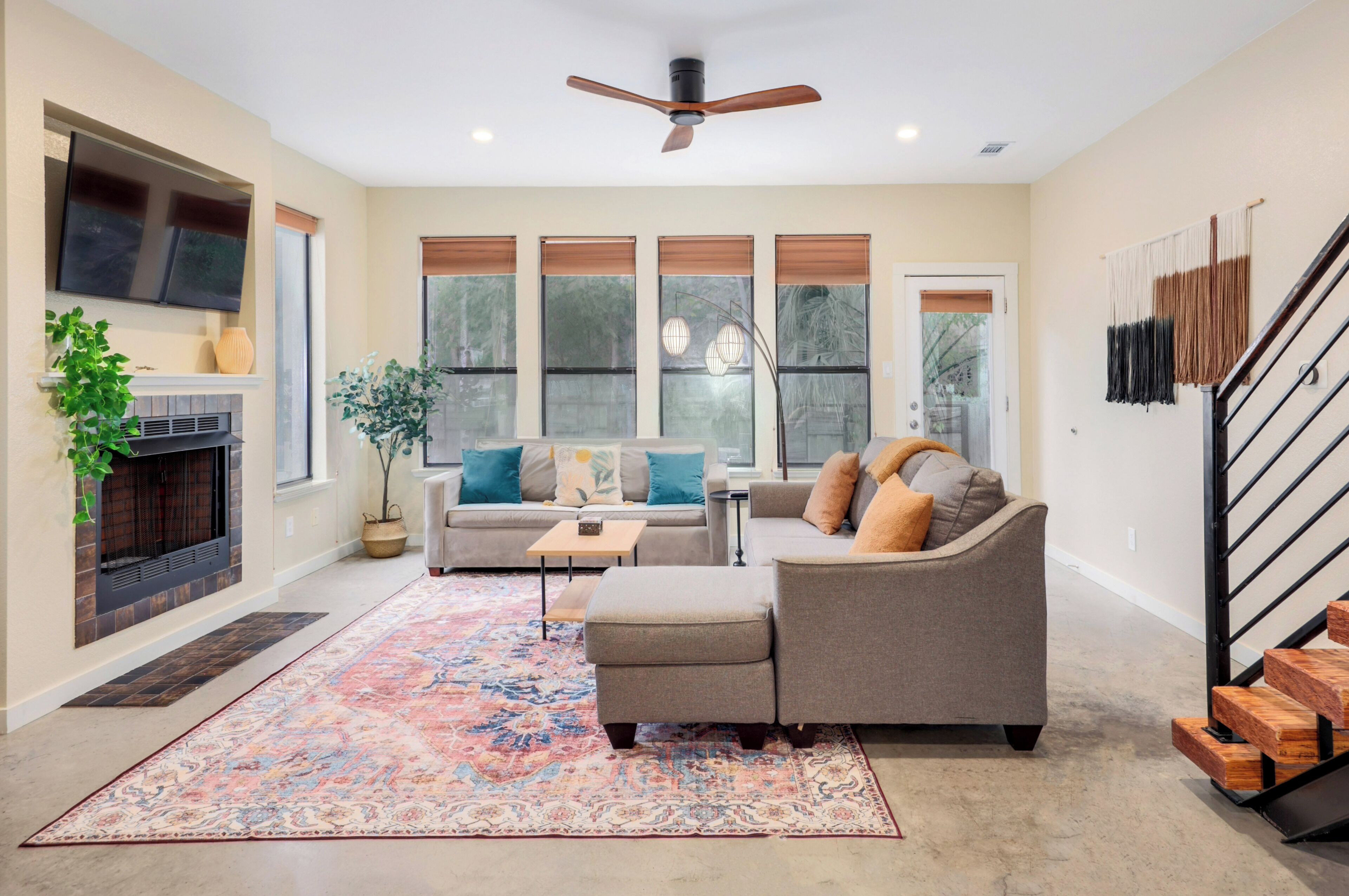 Una Smart TV, libros