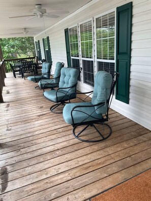 Terrace/patio - LAKE FRONT GET-AWAY, with private dock. (Iva)