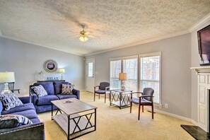 Living area - LAKE FRONT GET-AWAY, with private dock. (Iva)