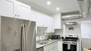 Mikrowelle, Ofen, Herdplatte, Geschirrspüler